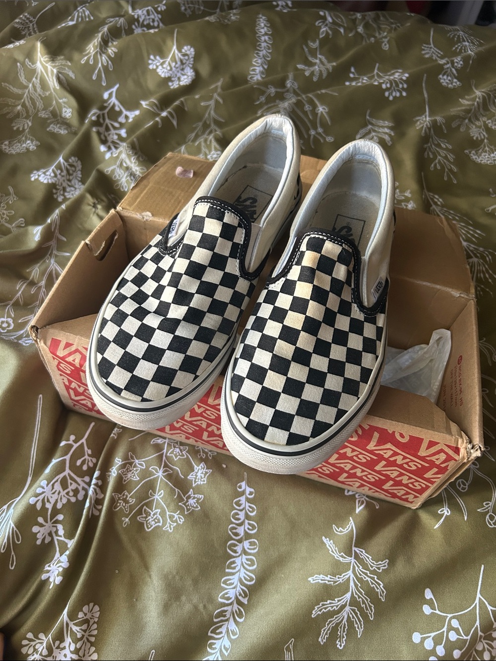 VANS Classic Slip-On Black and White Checkerboard Mens 7 Women’s 8.5